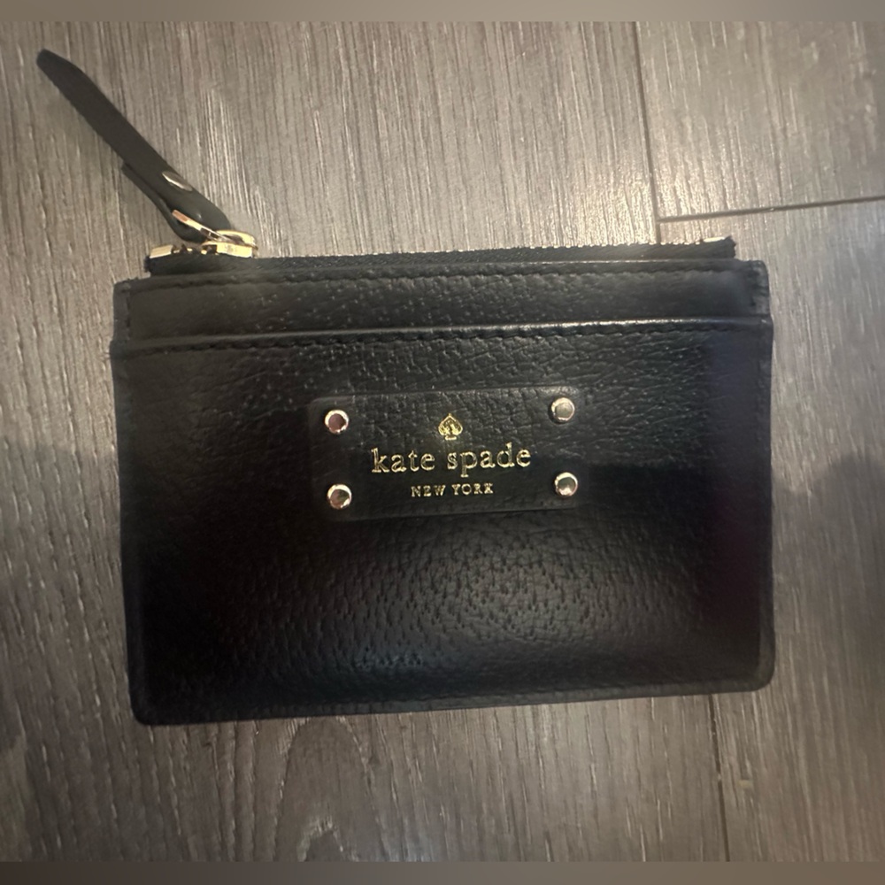 Kate Spade Black pebbled leather cardholder with zipper EUC! - Picture 1 of 3